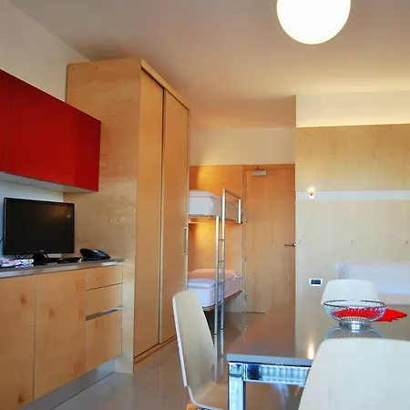 Albatros Apartahotel 3*