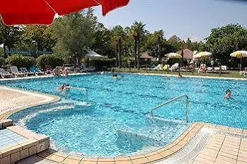 Albatros Apartahotel 3*
